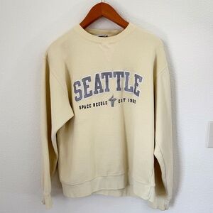 Space Needle Light Yellow Sweatshirt Women’s Size Large